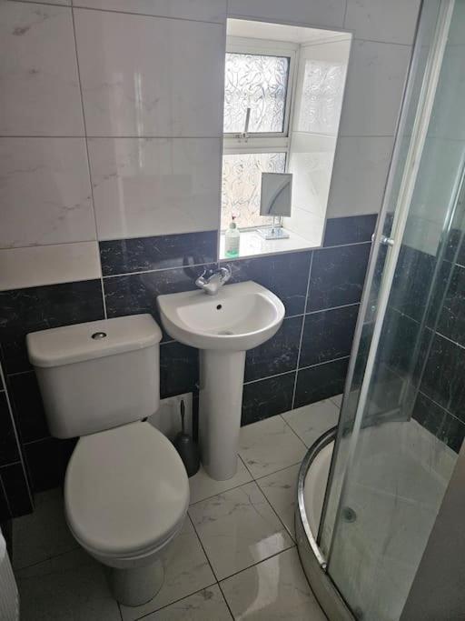 Spacious 3-bedroom In Vibrant 8 Appartement Dublin